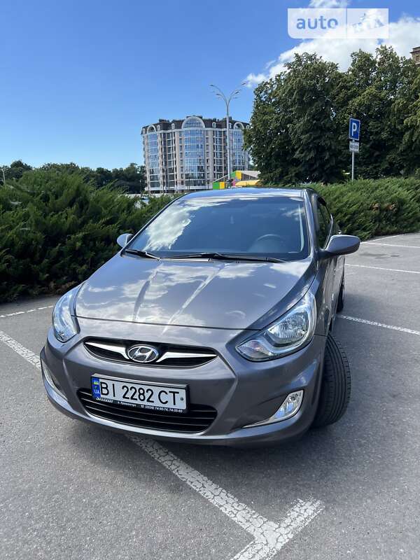 2011 hyundai accent