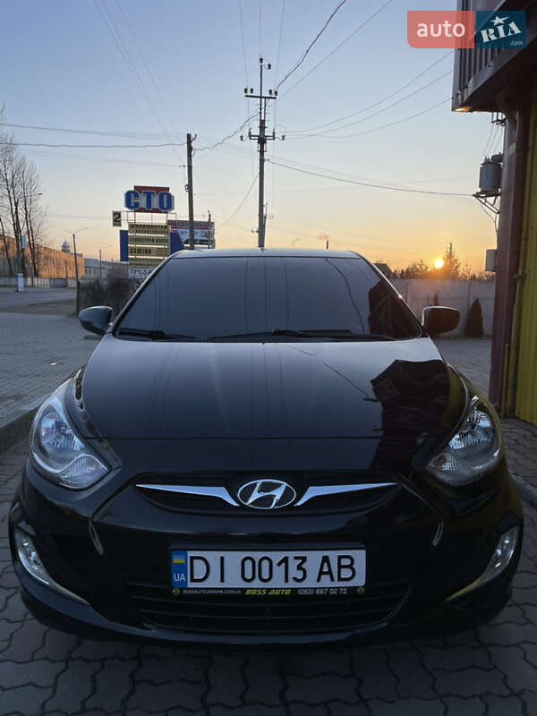 2011 hyundai accent