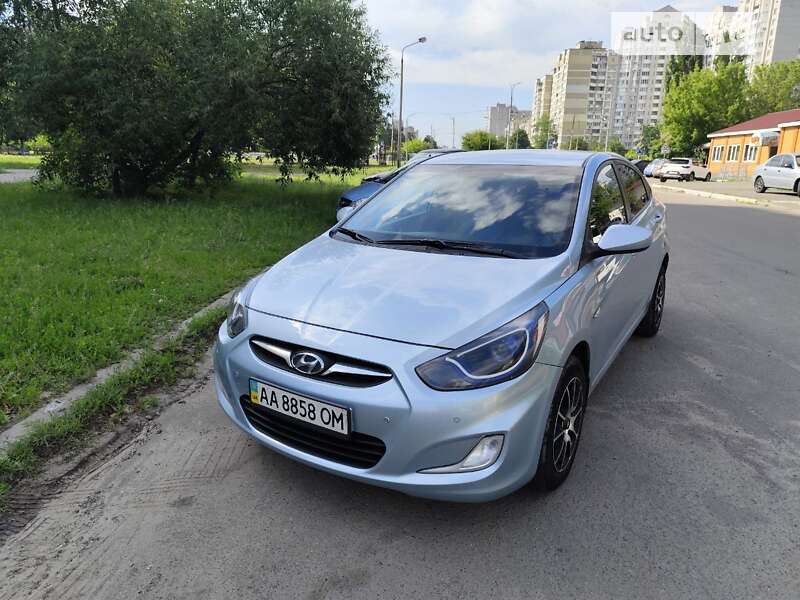 2011 hyundai accent