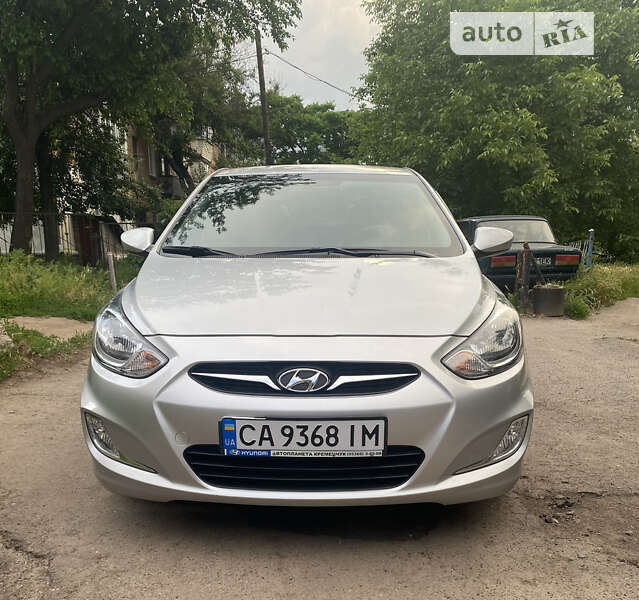 2011 hyundai accent