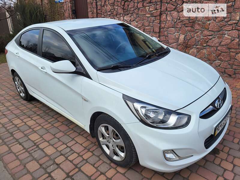 2011 hyundai accent