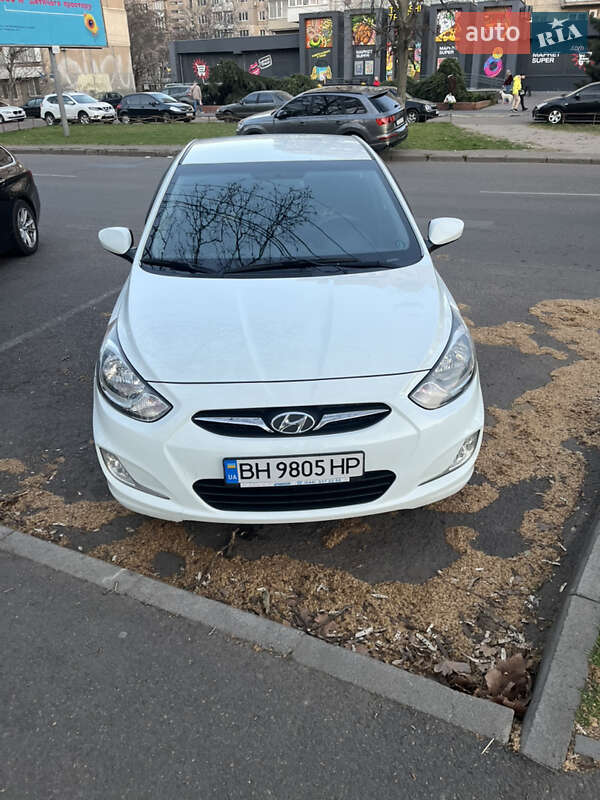 2011 hyundai accent