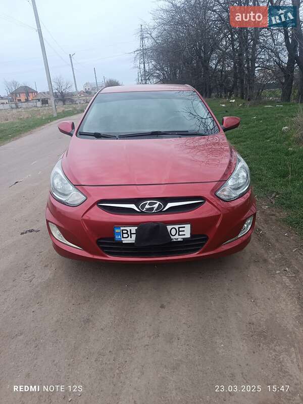 2011 hyundai accent