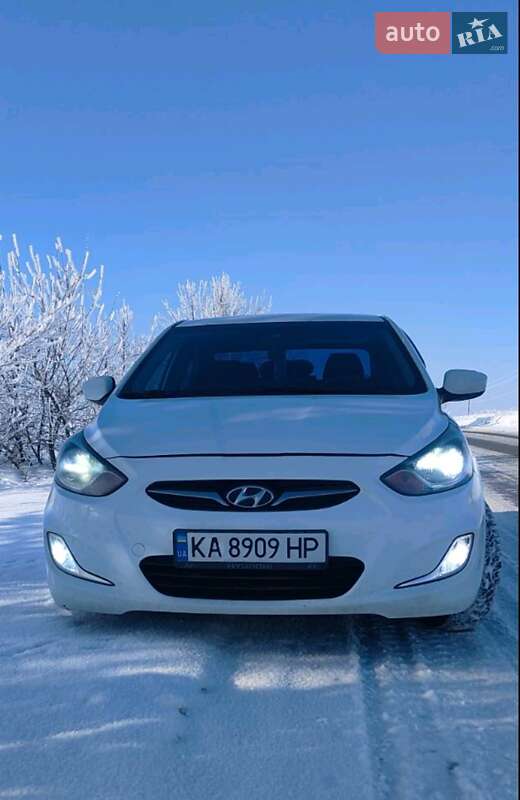 2011 hyundai accent