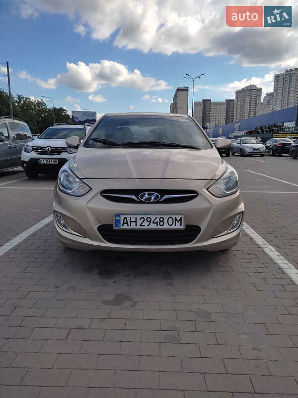 2011 hyundai accent