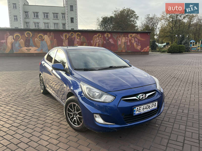 2012 hyundai accent