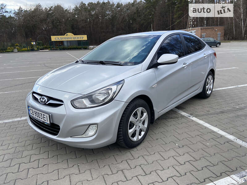 2012 hyundai accent