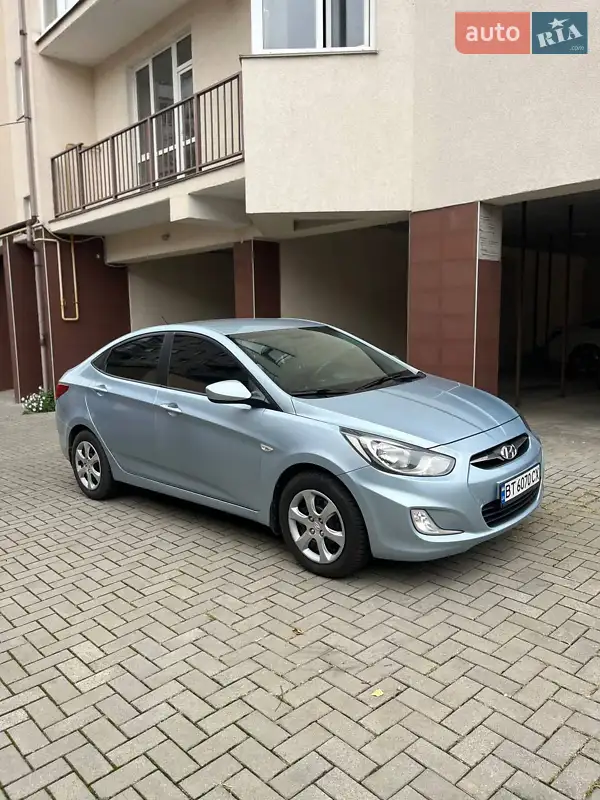 2012 hyundai accent