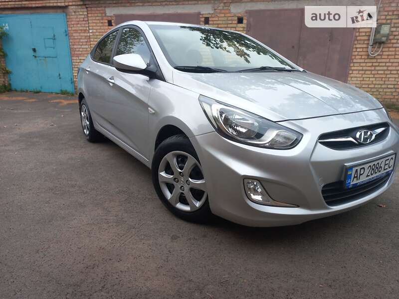 2012 hyundai accent