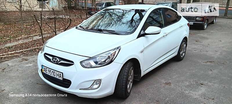 2012 hyundai accent