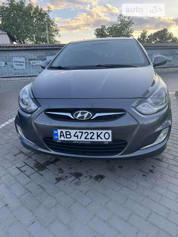 2012 hyundai accent