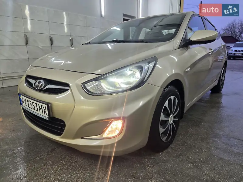 2012 hyundai accent
