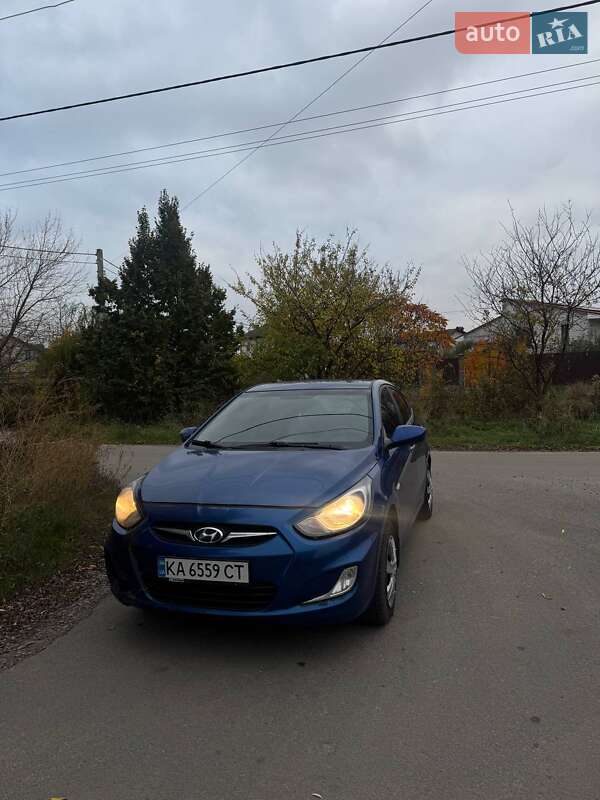 2012 hyundai accent