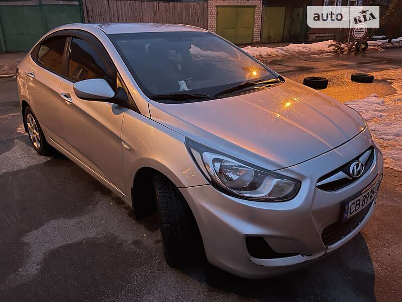 2012 hyundai accent
