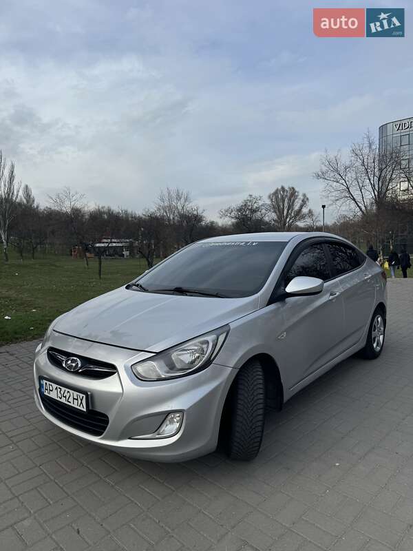 2012 hyundai accent