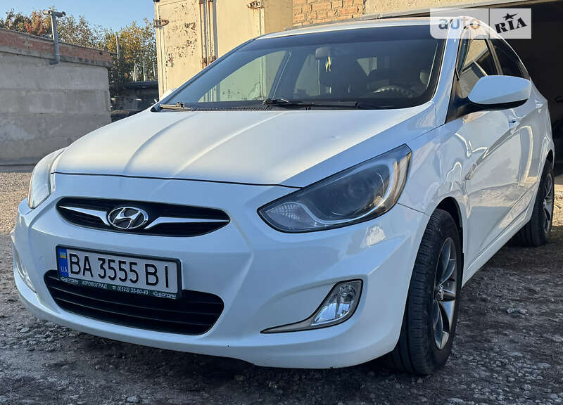 2012 hyundai accent