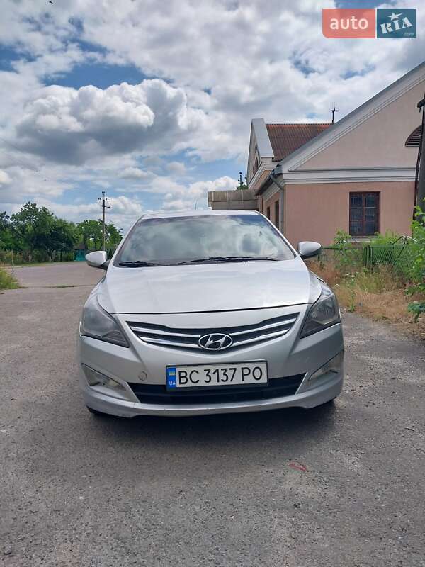 2012 hyundai accent