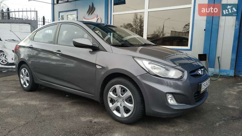 2012 hyundai accent