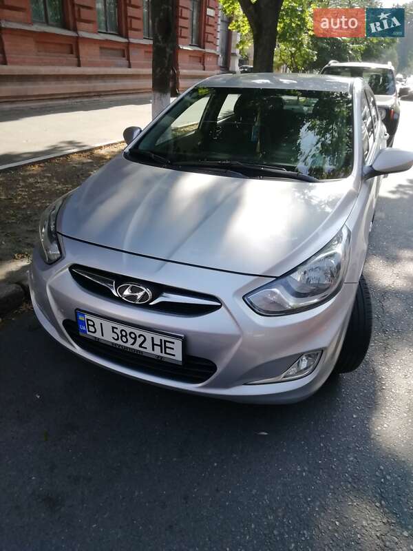 2012 hyundai accent