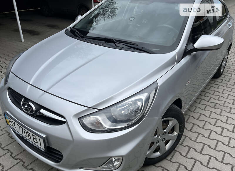 2013 hyundai accent