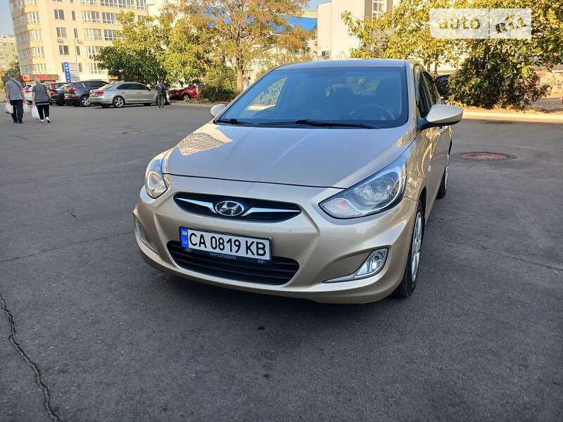 2013 hyundai accent