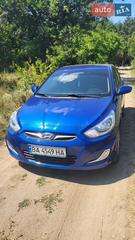 2013 hyundai accent
