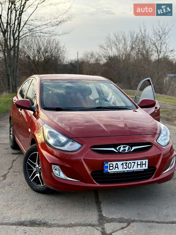 2013 hyundai accent
