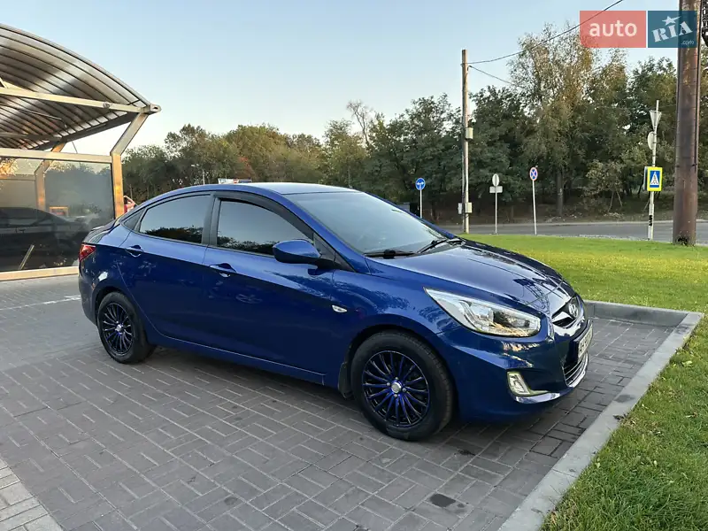 2013 hyundai accent