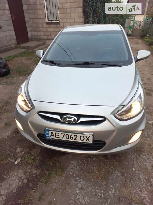 2013 hyundai accent