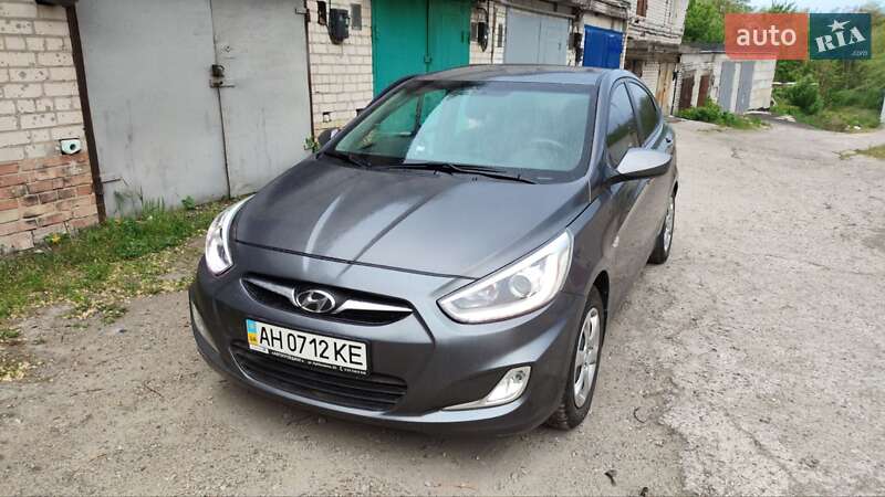 2013 hyundai accent