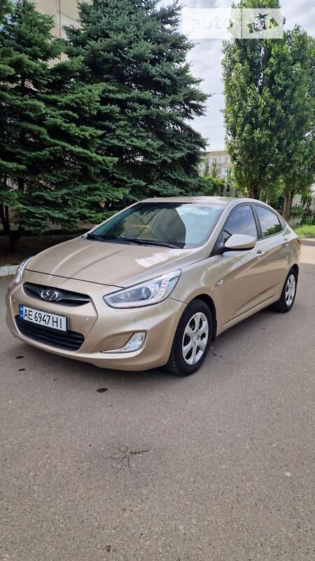 2013 hyundai accent