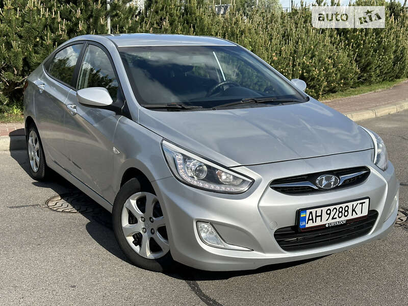 2013 hyundai accent