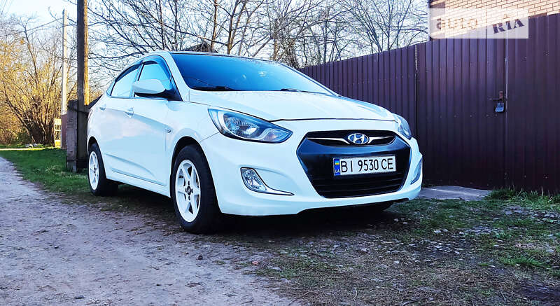 2013 hyundai accent