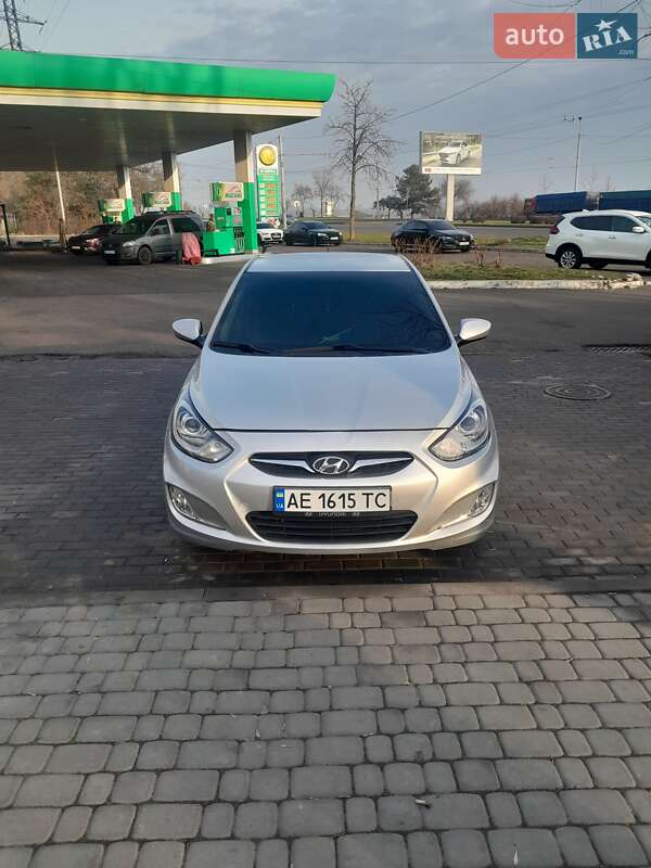 2013 hyundai accent