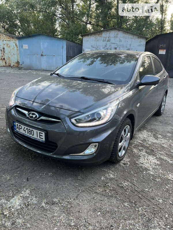 2013 hyundai accent