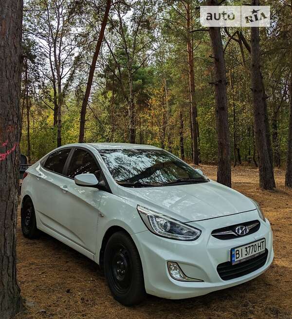 2013 hyundai accent