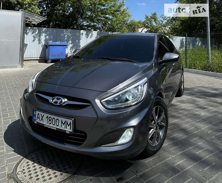 2013 hyundai accent