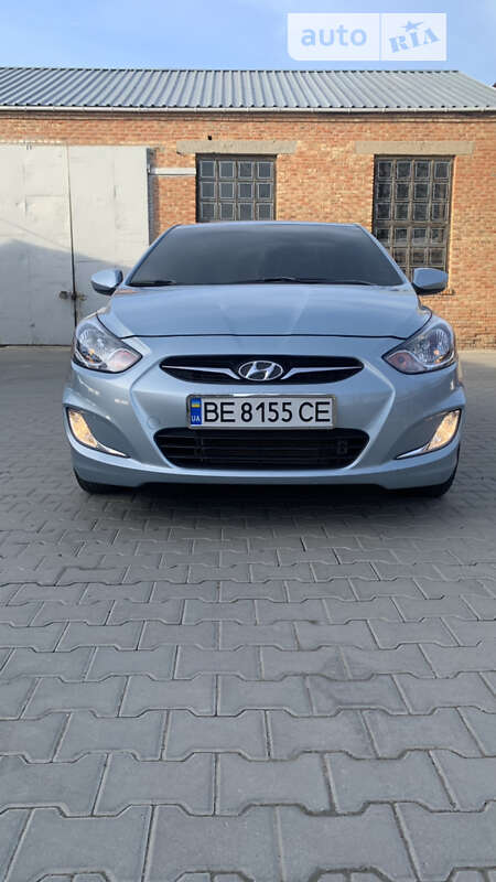2013 hyundai accent