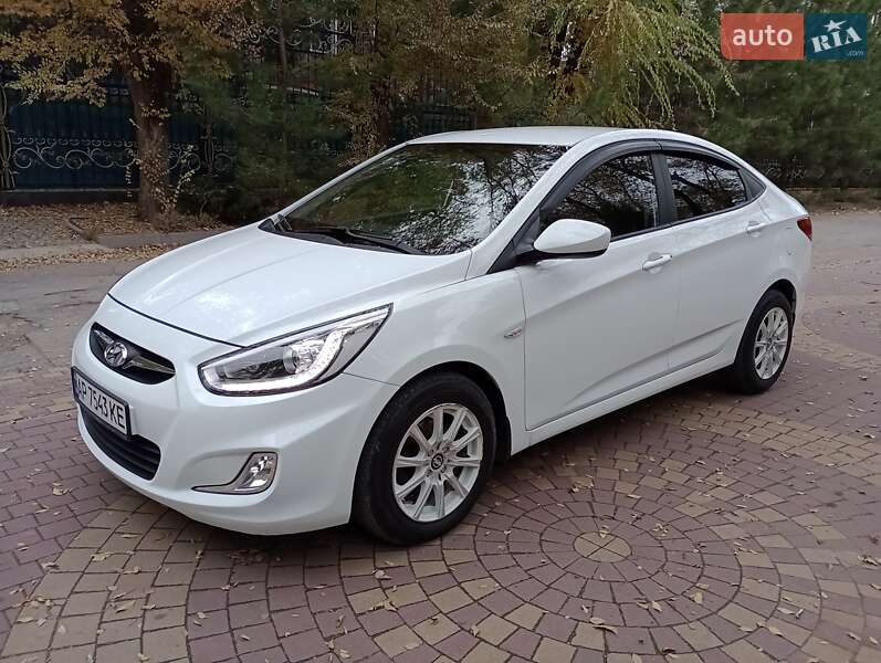 2013 hyundai accent
