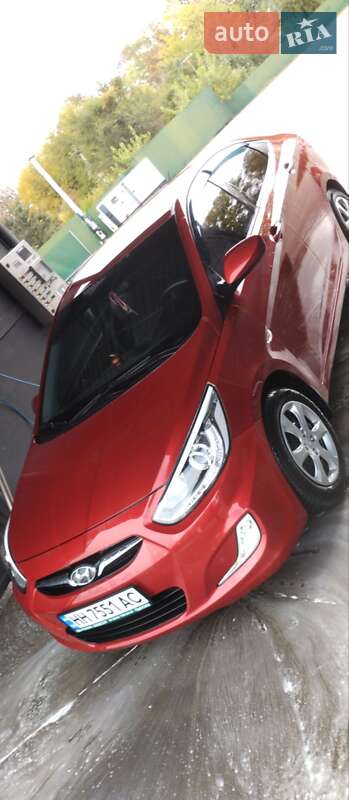 2013 hyundai accent