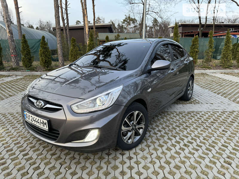 2013 hyundai accent