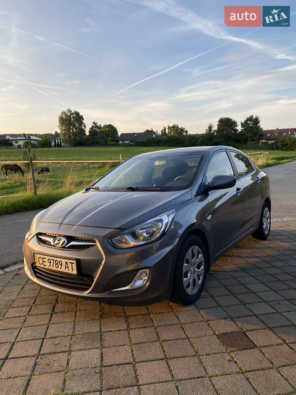 2011 hyundai accent