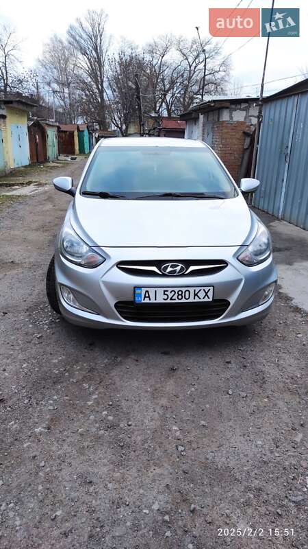2011 hyundai accent