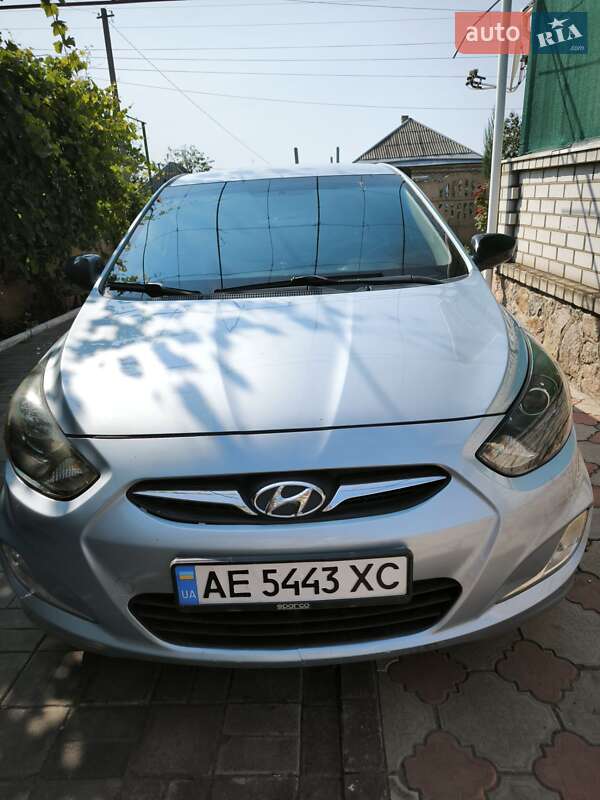 2011 hyundai accent