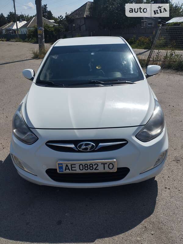 2011 hyundai accent
