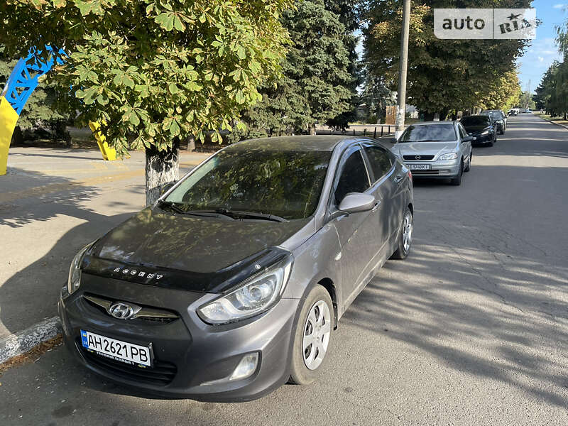 2011 hyundai accent