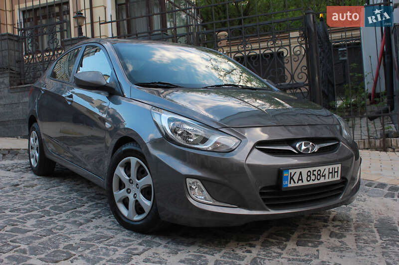 2011 hyundai accent