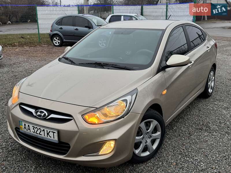 2011 hyundai accent