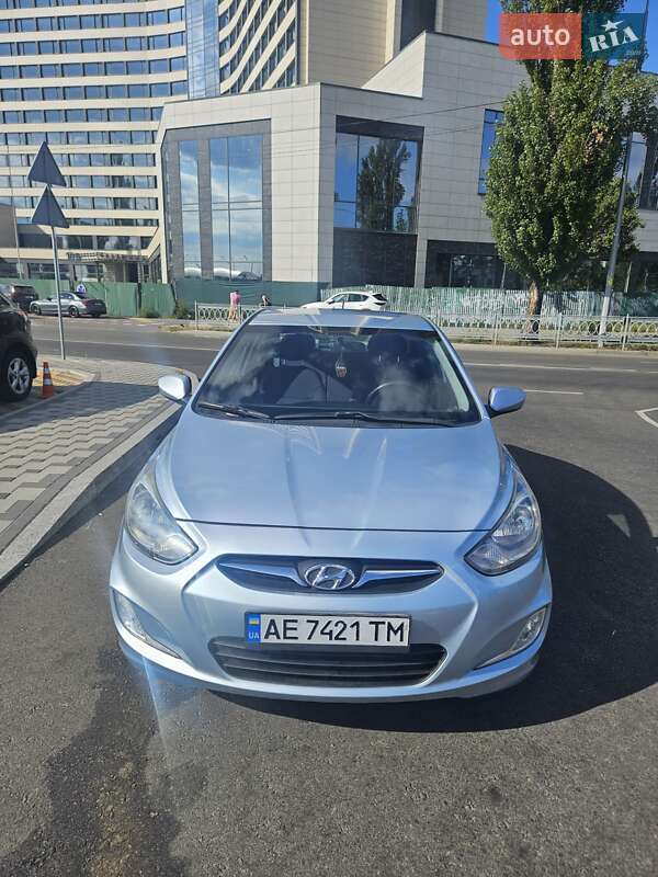 2011 hyundai accent