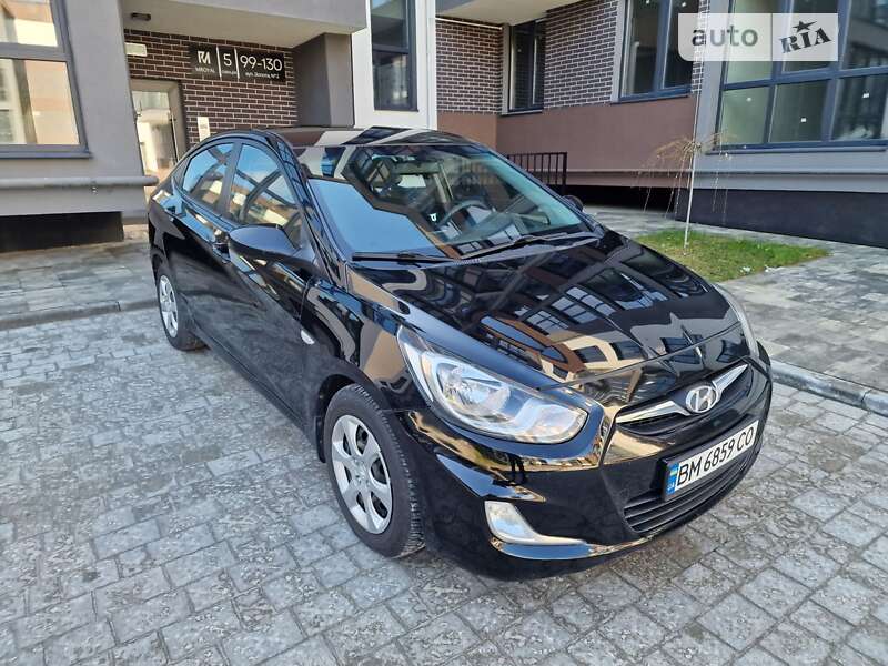 2011 hyundai accent